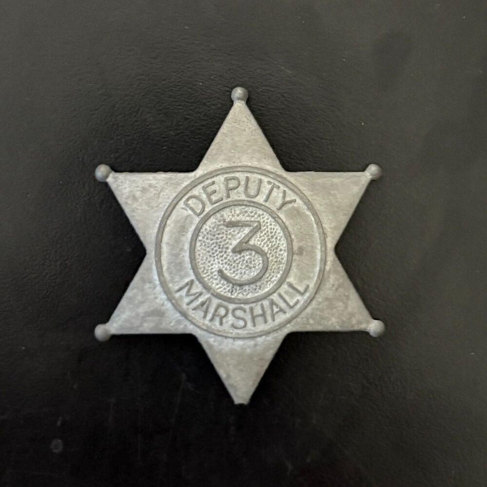 DEPUTY MARSHALL Pinback. Midgetoy. 1950's